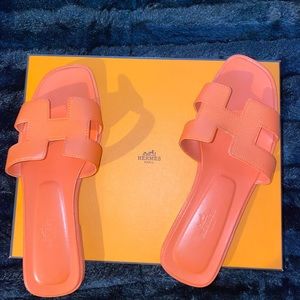 Hermès oran sandal. Gently used. 100% authentic. Receipt is available. Size 37.